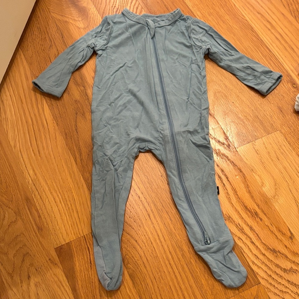 Kyte BABY Soft Blue Footed Onesie